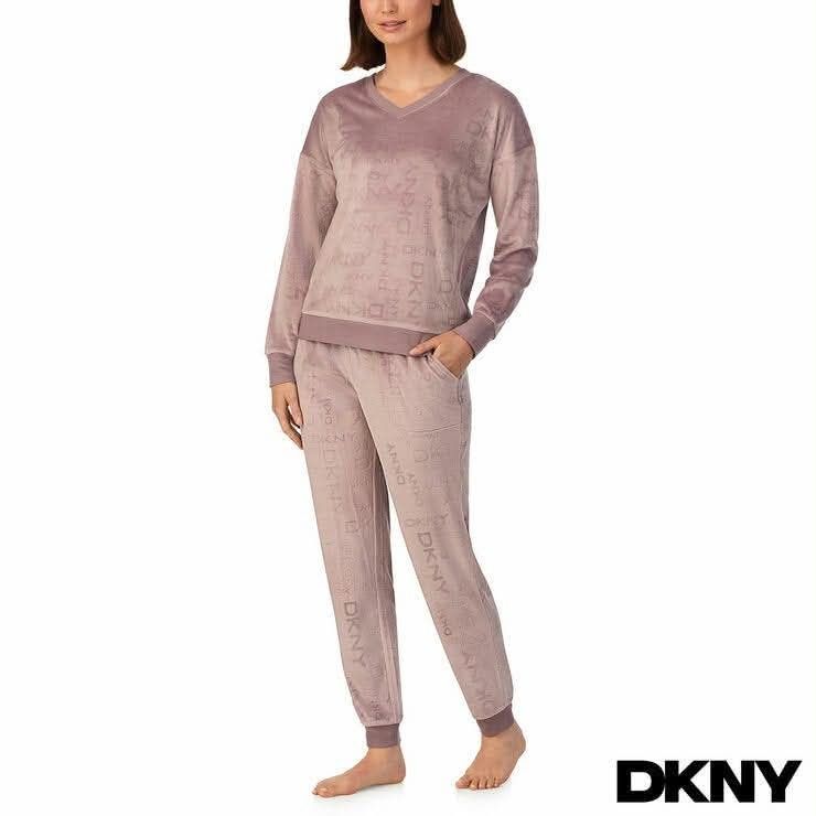 DKNY Ladies Lounge Set - Medium (Category: Clothes Drying Rack) located in Manila. Submitted by ormelynmal86309 (Listing ID 1466442907, Image 1). Description: DKNY Ladies Lounge Set - Medium ~~~Php 2,500.