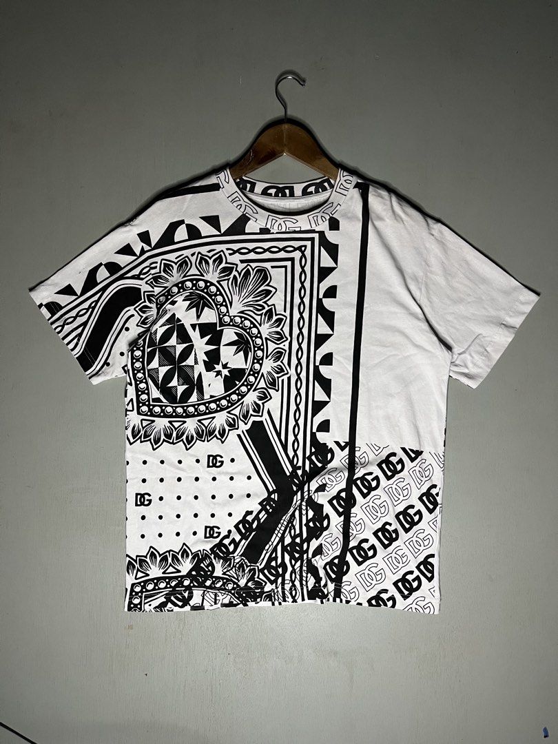 DOLCE & GABBANA (Category: Luxury Apparel) located in Catbalogan. Submitted by wayndsyclee. (Listing ID 1466415498, Image 1). Description: DOLCE GABBANA NO ISSUE EXCELLENT CONDITION COLOR RATE 9/10 Size large Dimes:w21/L27.