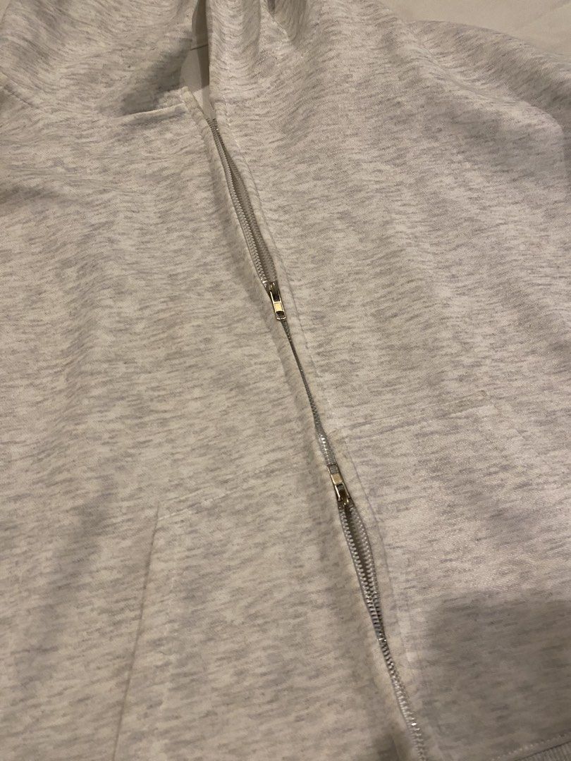 Double Zip Light Gray Hoodie (Category: Hoodies) located in Marikina City. Submitted by lovedbycial (Listing ID 1466352942, Image 2). Description: — used once — size M but can fit to L — nice color — rfs : too big on me.