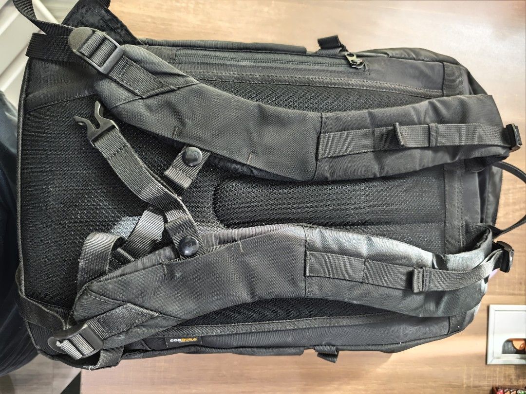 Doughnut Black 28L Cordura Backpack (Category: Backpacks) located in Quezon City. Submitted by thr1ftsk8 (Listing ID 1466413674, Image 2). Description: selling Doughnut Black 28L Backpack meetup proj 4 qc lrt 2 anonas lalamove arca north by schedule.