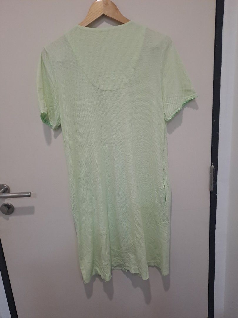 Duster robe mint green (Category: Dresses) located in Manila. Submitted by joanbalde39643 (Listing ID 1466442163, Image 2). Description: This is a lightweight, mint green zipper-front housecoat duster robe..