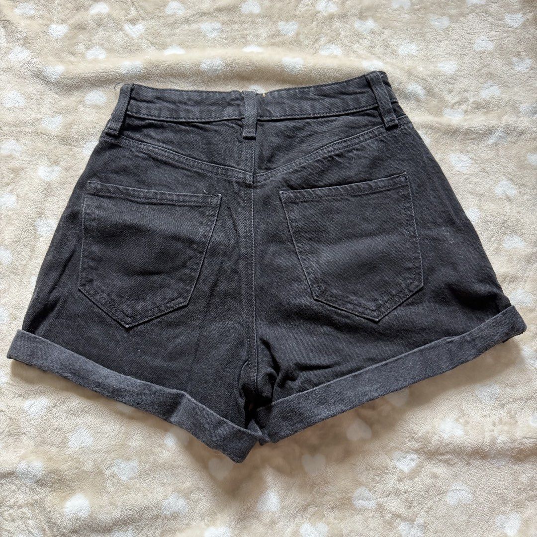 DYNAMITE (Category: Shorts) located in Manila. Submitted by shefindshope (Listing ID 1466438052, Image 3). Description: .