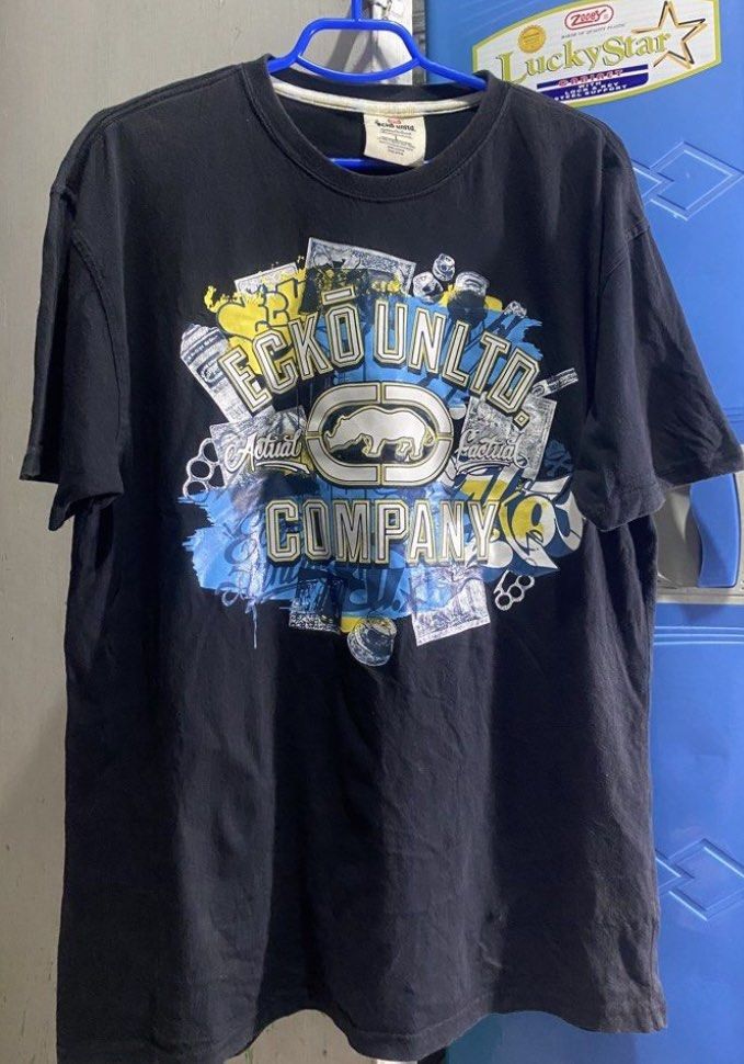 Ecko Tshirt Pop Print Y2k (Category: Tshirts & Polo Shirts ) located in Rizal. Submitted by kenrick_2003 (Listing ID 1466360772, Image 1). Description: Modern Tag Ecko Shirt Pop Print Size: Large Measurements Width: 22 Length: 29 Authentic 💯 Condition: Like new, nirestitch lang ngkonti yung loose stitch sa hem check last pic..