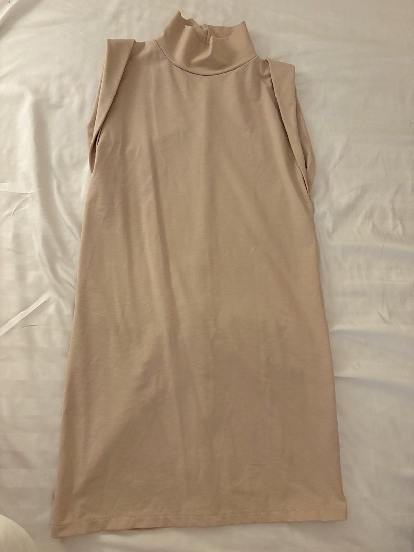 Elegant Dress (Category: Dresses) located in Baguio. Submitted by outfromcloset (Listing ID 1466531282, Image 1). Description: Used once in a wedding .