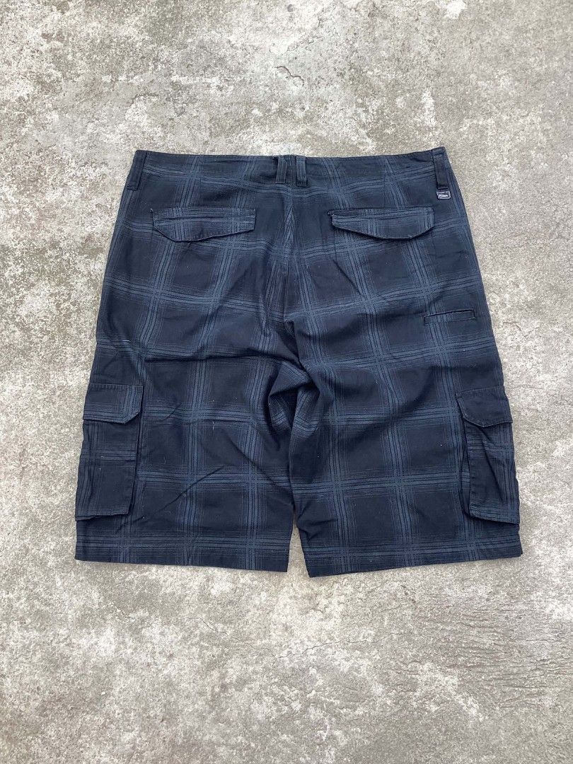 Elixir Long Jorts (Category: Shorts) located in Balanga. Submitted by archivefine_ds (Listing ID 1466459235, Image 1). Description: Elixir 6 pocket Long Jorts 10/10 good condi, needs wash w 38 L 25 650+sf.