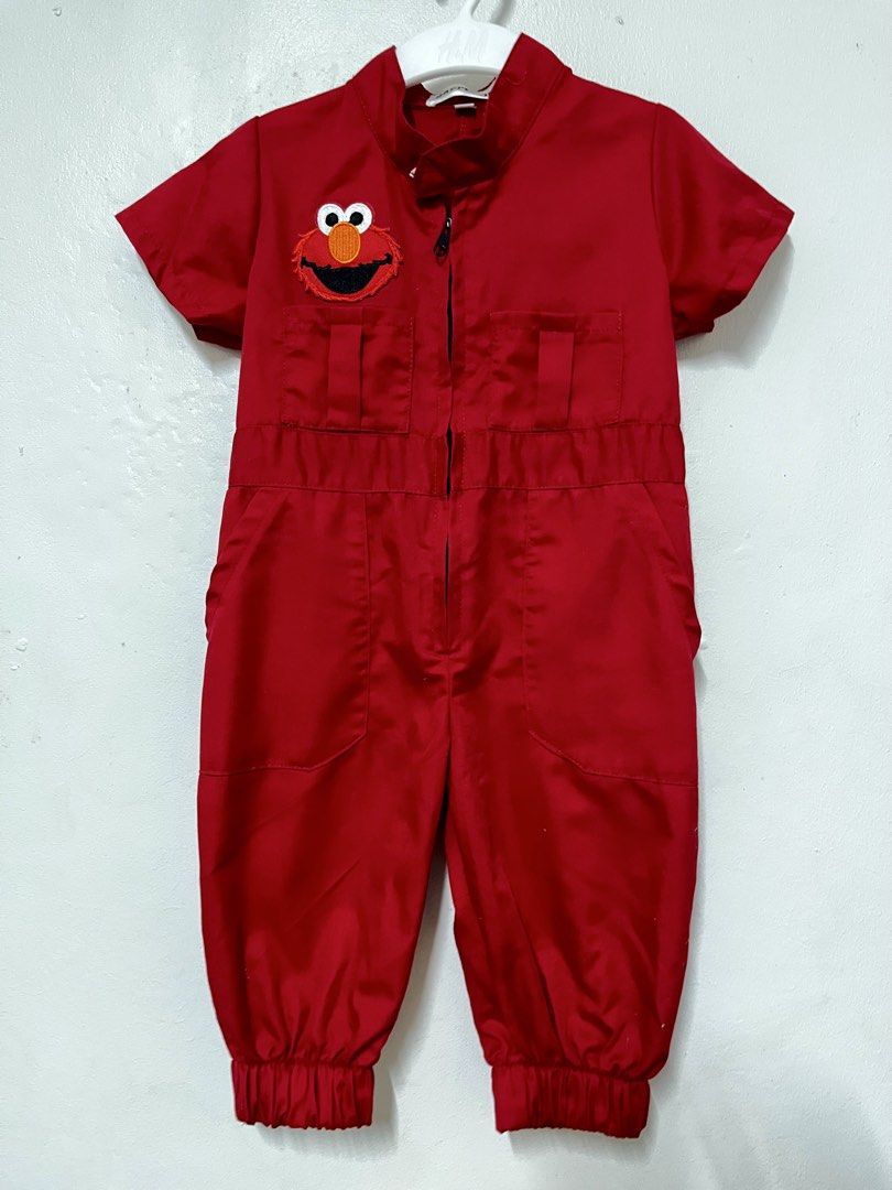 Elmo Inspired Costume with cap (Category: Babies & Kids Fashion) located in Rodriguez. Submitted by she_finds (Listing ID 1466416182, Image 2). Description: Small 6-12 months.