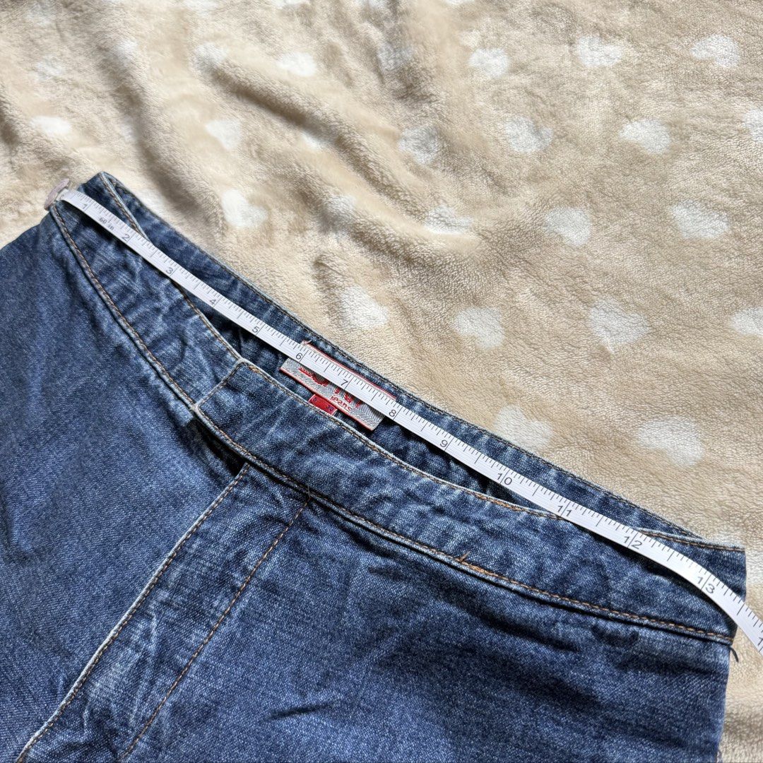Esprit mid-waist (Category: Jeans) located in Manila. Submitted by shefindshope (Listing ID 1466438777, Image 3). Description: .