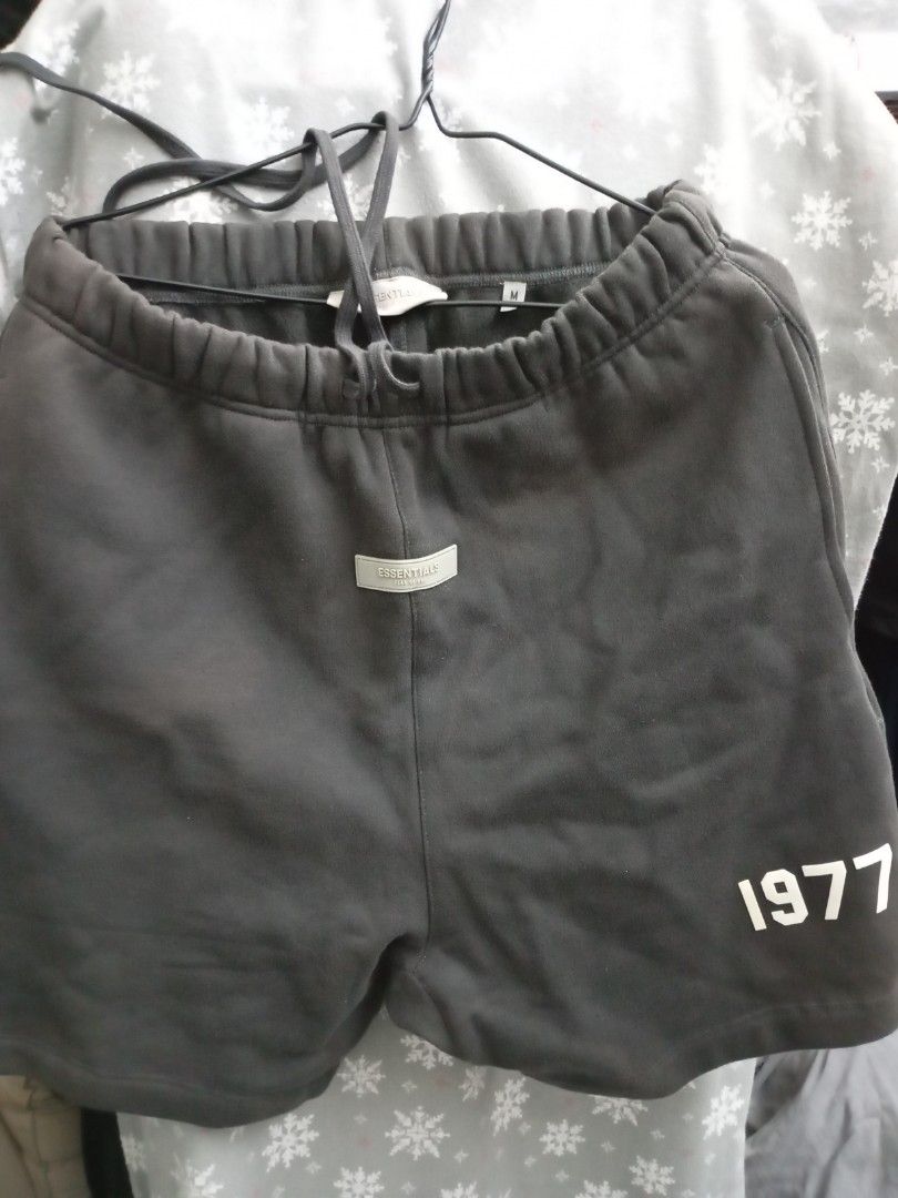 Essentials Short （分類：短褲）位於 Hong Kong。 由 kurikuri.29 提交（商品編號 1466513752，圖片 2）。簡介： 。