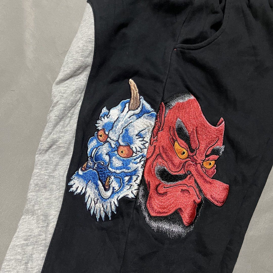 EVISU (Category: Joggers) located in Las Pinas. Submitted by unknownthfrift99 (Listing ID 1466435789, Image 3). Description: FOR SALE EVISU TENGU&ONI DAICOCK SWEATPANTS SIZE XL WAIST 30-36 L-40 EXCELLENT 9.5/10 COLOR RATE 1500+SF LAS PIÑAS LOC .