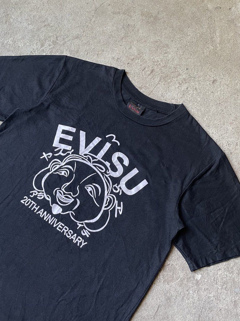 Evisu 20th Anniversary Graphic Tee (Category: Tshirts & Polo Shirts ) located in Santiago. Submitted by ace.stuff (Listing ID 1466381101, Image 2). Description: No issues Like new Medium Beefy neckline No cracks Seagull back print DM to purchase .