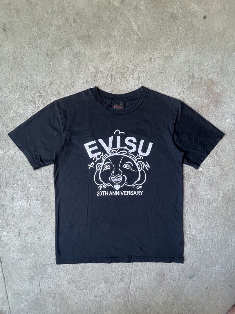 Evisu 20th Anniversary Graphic Tee (Category: Tshirts & Polo Shirts ) located in Santiago. Submitted by ace.stuff (Listing ID 1466381101, Image 1). Description: No issues Like new Medium Beefy neckline No cracks Seagull back print DM to purchase .
