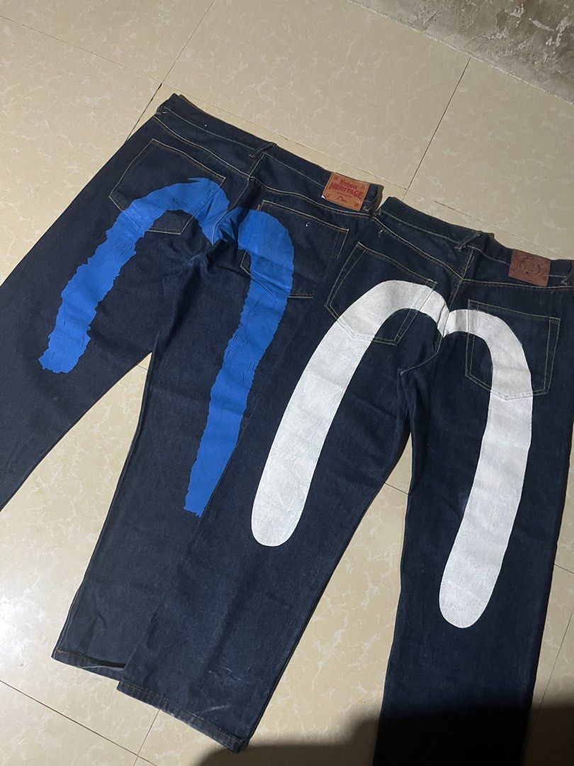 Evisu Daicock White and blue (Category: Jeans) located in Manila. Submitted by davedave926 (Listing ID 1466417236, Image 1). Description: aspack or split or swap dimension sa blue 42 43 16 11 selvedge bottonfly off dimension sa white 34 41 13.5 9 bottonfly off 4500shipped aspack.