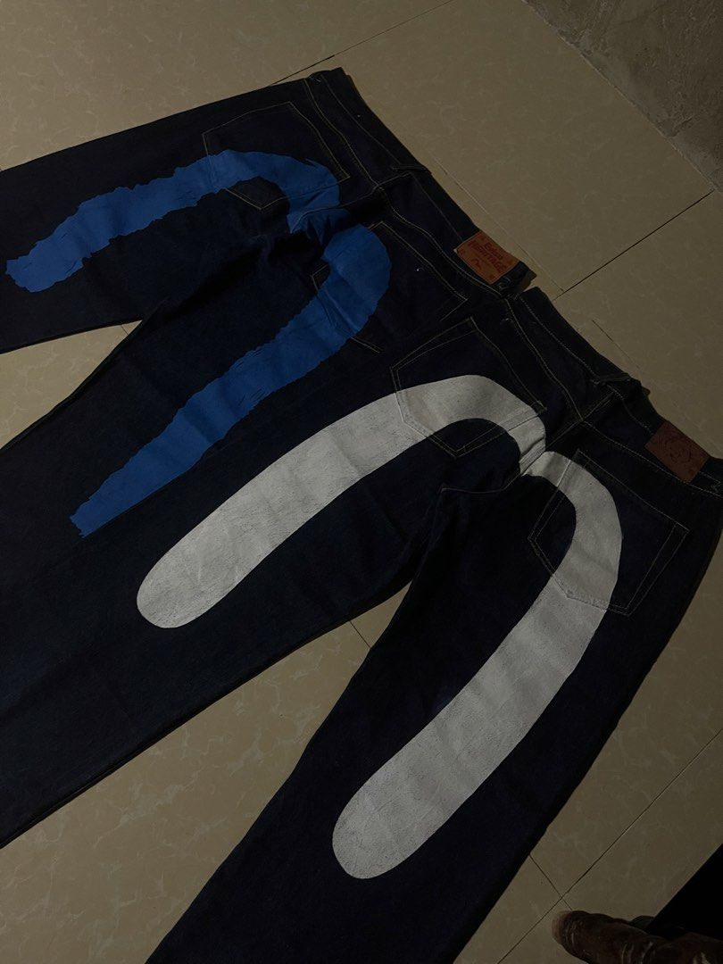 Evisu Daicock White and blue (Category: Jeans) located in Manila. Submitted by davedave926 (Listing ID 1466417236, Image 2). Description: aspack or split or swap dimension sa blue 42 43 16 11 selvedge bottonfly off dimension sa white 34 41 13.5 9 bottonfly off 4500shipped aspack.