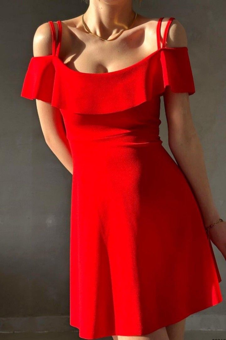F21 Off-shoulder Raffle Mini Dress (Category: Dresses) located in Manila. Submitted by jaccollections (Listing ID 1466507200, Image 1). Description: — SMALL ON TAG SIZE (Stretchable & Zip) — Good as new from Japan 🇯🇵 ▪︎ All photos posted are actual / Actual color of other product may vary due to lighting. ▪︎ Location: Punta. Sta Ana Manila 📌 (for pick up and delivery) ⚠️ Prices are according to it's condition & texture of item | 1 day reserve 
