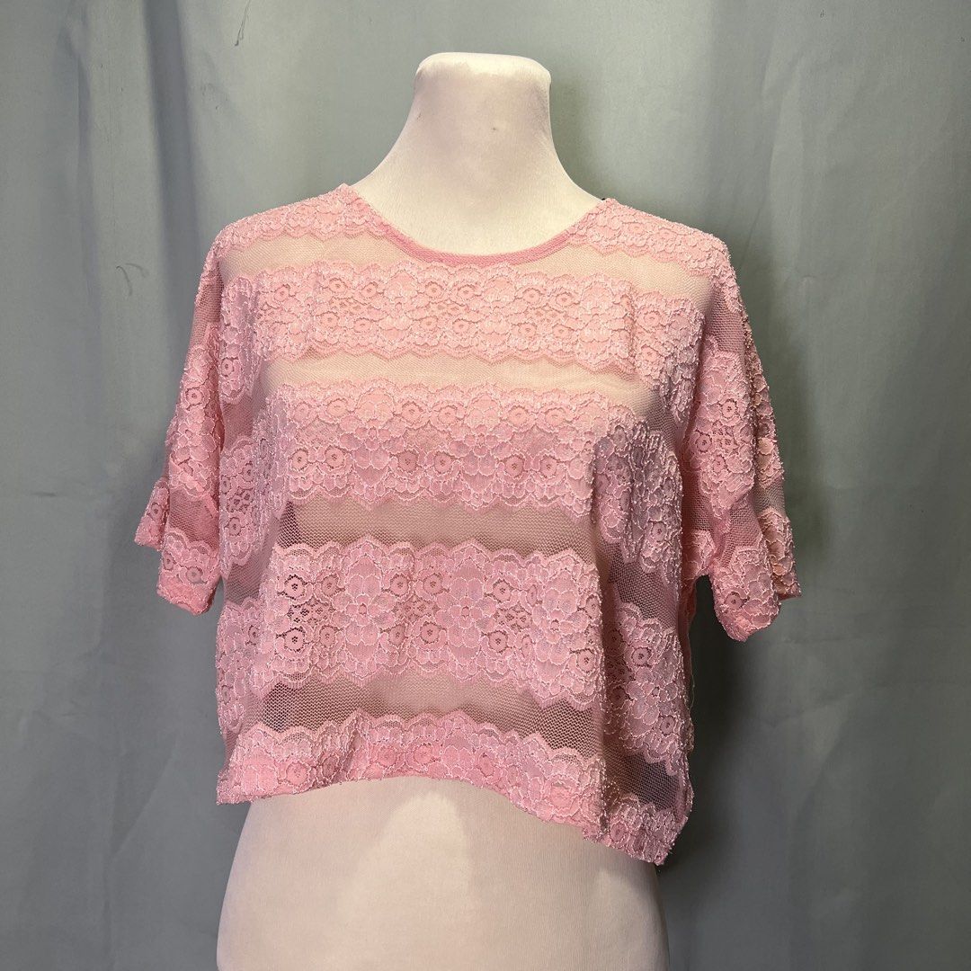 f21 salmon lace crop top (Category: Blouses) located in Malabon City. Submitted by minidressmonster (Listing ID 1466487703, Image 1). Description: forever 21 coral peach lace mesh cropped blouse pwede pang beach cover up good as new no flaws small .