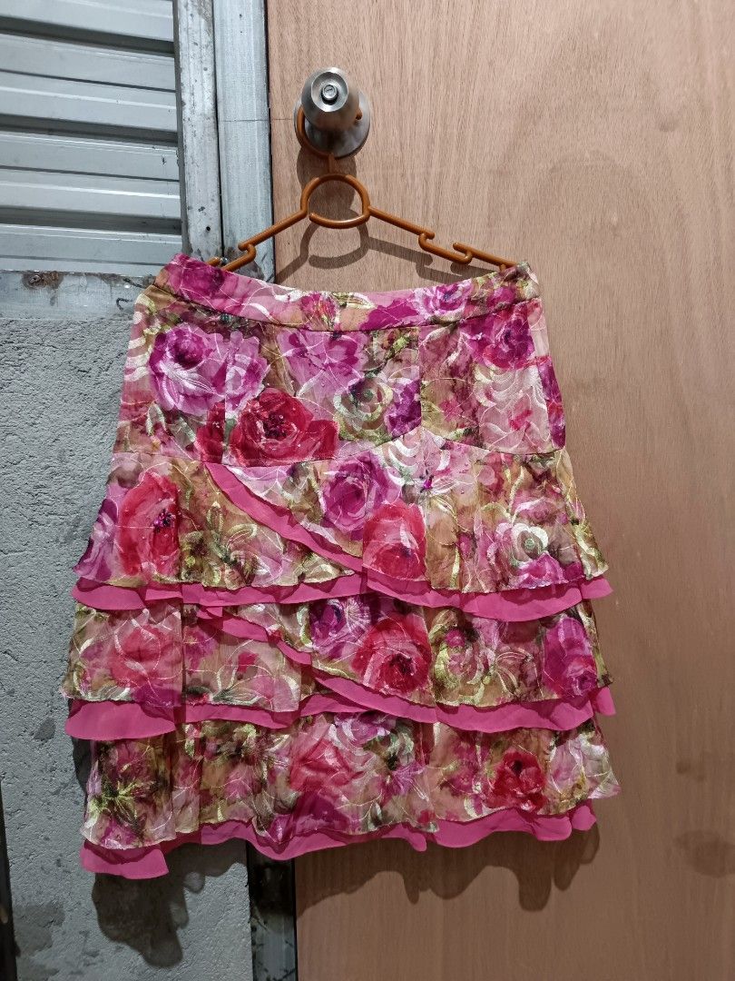 Fairy style mesh beaded skirt (Category: Skirts) located in Davao. Submitted by mln-boutique (Listing ID 1466443169, Image 2). Description: size - 28 good condition mesh/ beaded.
