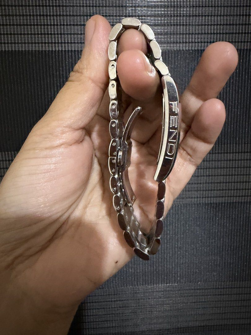 Fendi (Category: Luxury Watches) located in Tarlac. Submitted by rizasdeclutteringonline2 (Listing ID 1466520749, Image 3). Description: - this is vintage -bought in Japan -No cracks -minimal hairline pero di naman halata -kayo na magpalagay ng battery or pagawa. Matagal na di nagagamit. Not sure if pwede pa. pwede gawin pyesa or ipagawa. Kayo na bahala. Mura na yan. -Not Free SF po - I bought this for ₱13,500 and selling it for ₱4,000 and still 