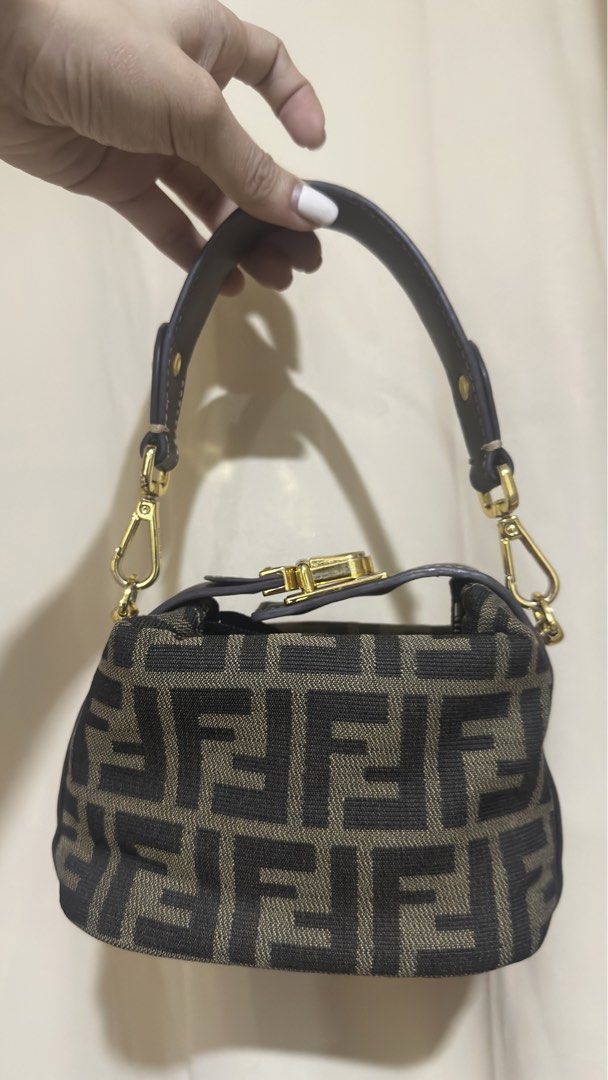 Fendi Lunch Box Bag (Category: Luxury Bags & Wallets) located in Iloilo. Submitted by bagsilo26 (Listing ID 1466511049, Image 1). Description: Authentication not Guaranteed .