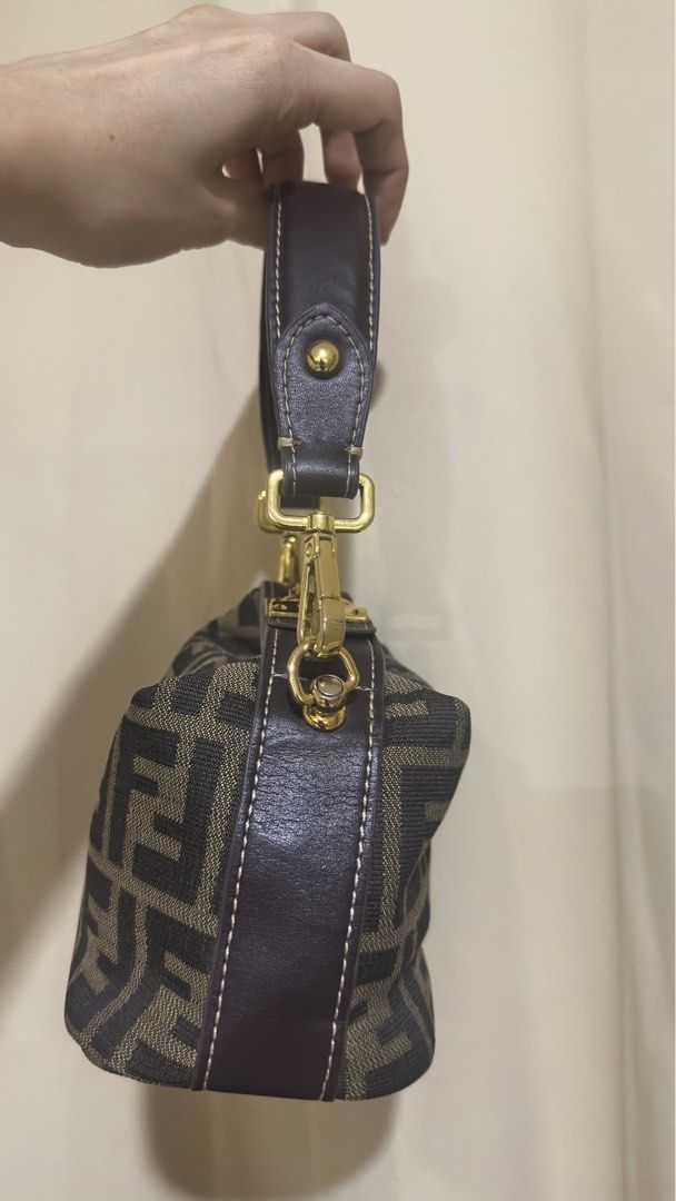 Fendi Lunch Box Bag (Category: Luxury Bags & Wallets) located in Iloilo. Submitted by bagsilo26 (Listing ID 1466511049, Image 2). Description: Authentication not Guaranteed .