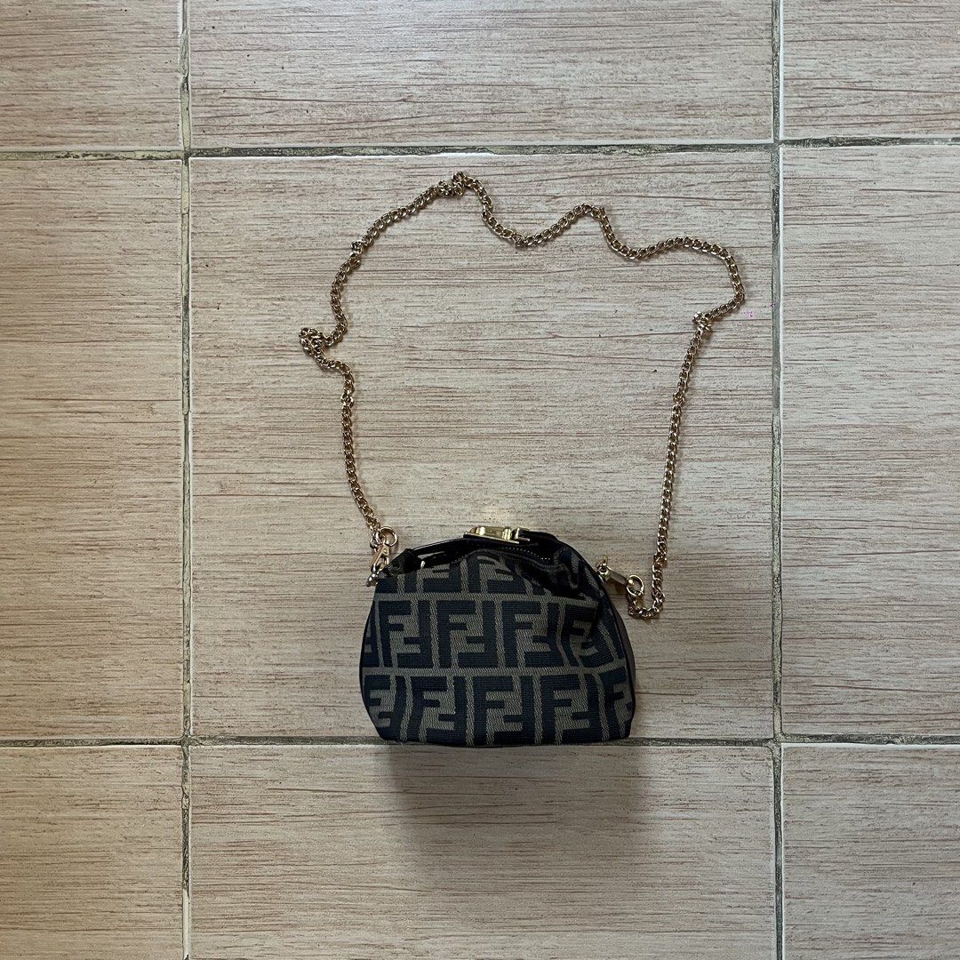 Fendi Zucca Mini Cosmetic Chain Bag (Category: Luxury Bags & Wallets) located in Lucena. Submitted by __timeless.luxury (Listing ID 1466443313, Image 1). Description: Fendi Zucca Mini Cosmetic Chain Bag Complete | Rank: AB No major flaws .
