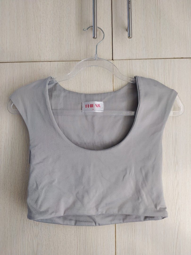 FHILAR Cat Round Tube (Category: Blouses) located in Bacoor. Submitted by lieze (Listing ID 1466439915, Image 1). Description: used once only short sleeves cotton in harbor gray color.