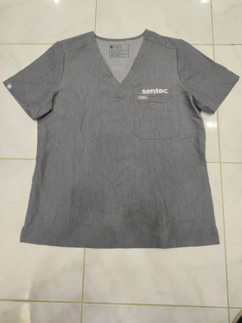 FIGS Scrub top (Category: Blouses) located in Santa Cruz. Submitted by mark_grimaldo (Listing ID 1466502536, Image 2). Description: FIGS Scrub top ✅Size: L (21 x 27) ✅P 550 ✅Excellent condition ❌Issue: Embroided logo Laguna Area DM📩📩📩.