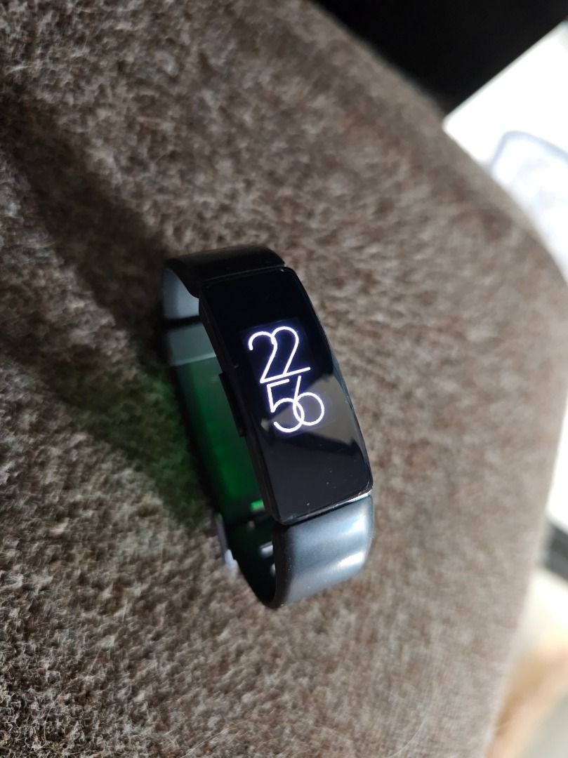 FITBIT INSPIRE HR VERY GOOD CONDITION (Category: Wearables & Smart Watches) located in Caloocan City. Submitted by yatsbatoyskie (Listing ID 1466475883, Image 3). Description: FITBIT INSPIRE HR with charger without box FOR ONLY 1 7 O o meetup or via lalamove caloocan sm grand monumento up to 5 days battery life .