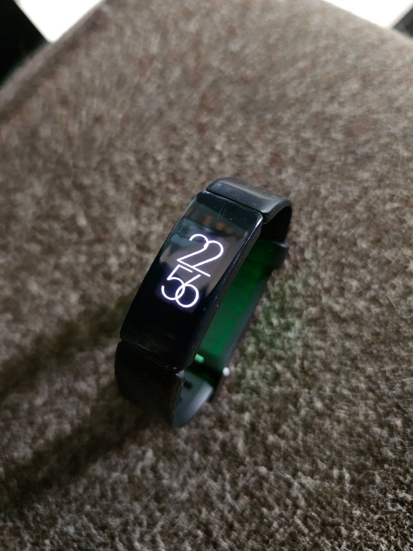 FITBIT INSPIRE HR VERY GOOD CONDITION (Category: Wearables & Smart Watches) located in Caloocan City. Submitted by yatsbatoyskie (Listing ID 1466475883, Image 1). Description: FITBIT INSPIRE HR with charger without box FOR ONLY 1 7 O o meetup or via lalamove caloocan sm grand monumento up to 5 days battery life .