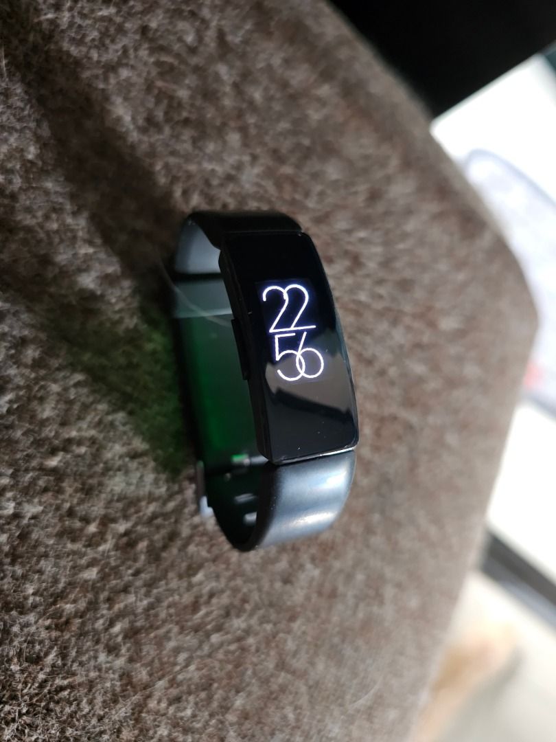 FITBIT INSPIRE HR VERY GOOD CONDITION (Category: Wearables & Smart Watches) located in Caloocan City. Submitted by yatsbatoyskie (Listing ID 1466475883, Image 2). Description: FITBIT INSPIRE HR with charger without box FOR ONLY 1 7 O o meetup or via lalamove caloocan sm grand monumento up to 5 days battery life .