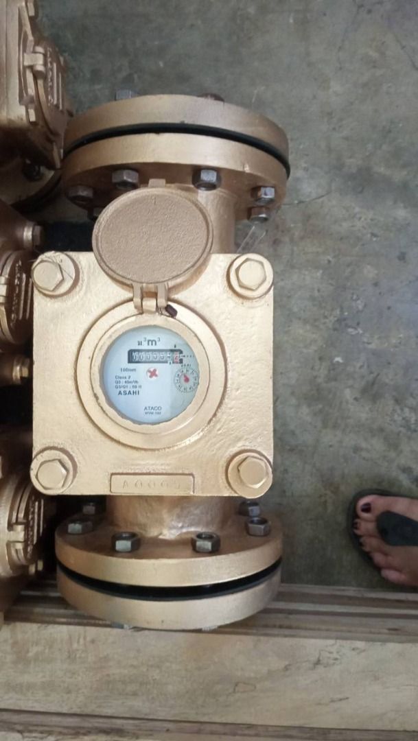 Flange type asahi Water meter Specs: Brass material Size: 100mm or 4” (Category: Other Home Furniture) located in Manila. Submitted by ramoseliza33488 (Listing ID 1466394147, Image 3). Description: .