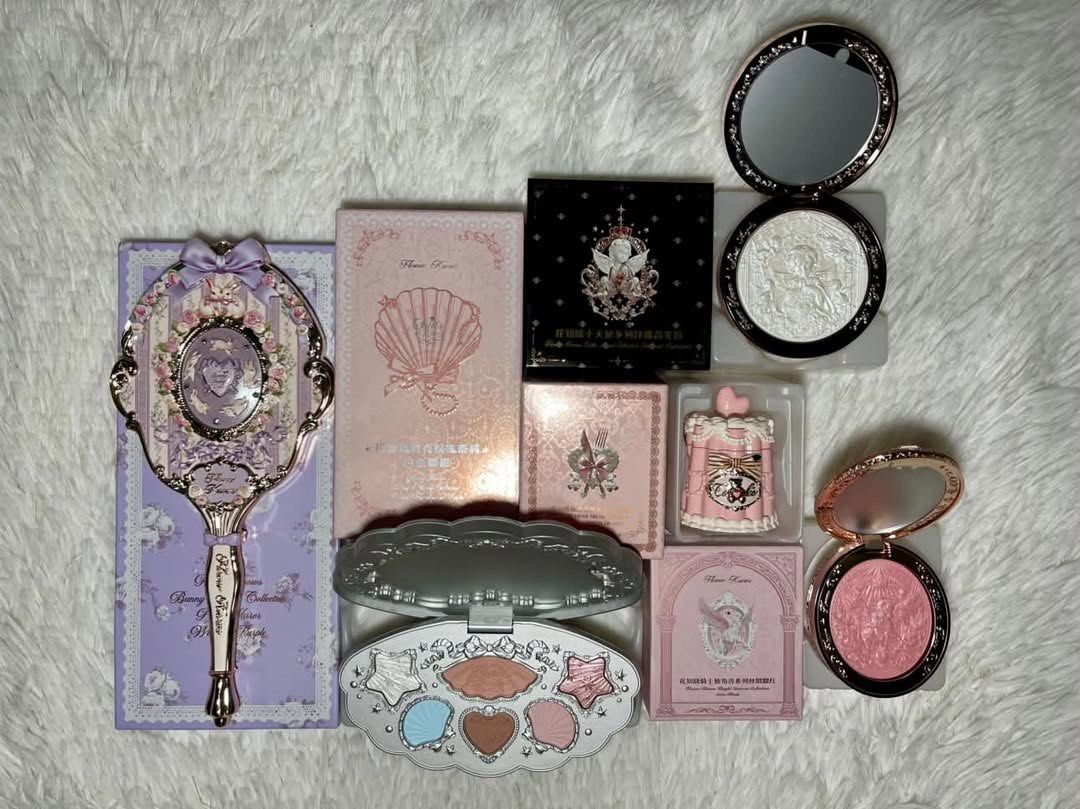 Flower Knows Makeup Bundle XI (Category: Makeup) located in Las Pinas. Submitted by rich.collects (Listing ID 1466479082, Image 2). Description: 💜 Bunny Garden Hand Mirror - Wisteria Purple 💜 Shell’s Jewel Eyeshadow Palette - 02 Marine Shell 💜 Little Angel Embossed Highlighter - L04 Moon River 💜 Knight Unicorn Satin Blush - 01 Carousel Waltz 💜 The Sweetie Bear Coating Lip Jelly - JE06 Strawpop.