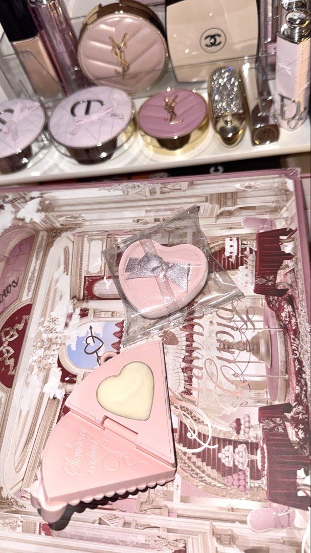 Flower Knows Strawberry cupid Complete Makeup Gift Box (Category: Makeup) located in Bacoor. Submitted by micsr (Listing ID 1466443783, Image 3). Description: For take all only with box and free flower knows mini white leather bag Flower knows strawberry cupid originally from china 100% authentic with box 7pcs items only with box each Pressed powder 01 soft lavender 98% Liquid blush 01 (swatched only) Lip cream V04 meredith 98% Solid perfume lych