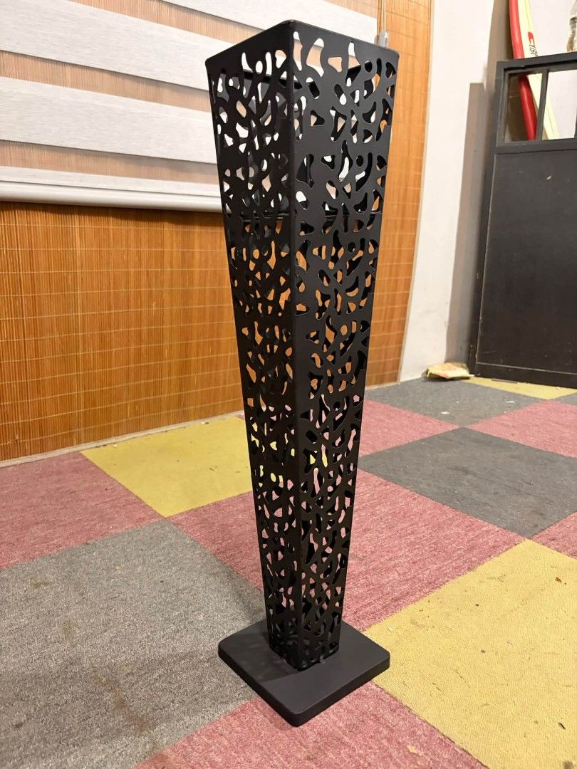 Flower Stand (Category: Other Home Furniture) located in Meycauayan. Submitted by marygracecasimiro (Listing ID 1466419392, Image 3). Description: LEAD STYLE Patterned Iron Large Flower Stand Google Price : ¥16,419 or ₱6,510 Price : 2,500 ✅ Height : 29 inches In VERY good condition 💛💛.