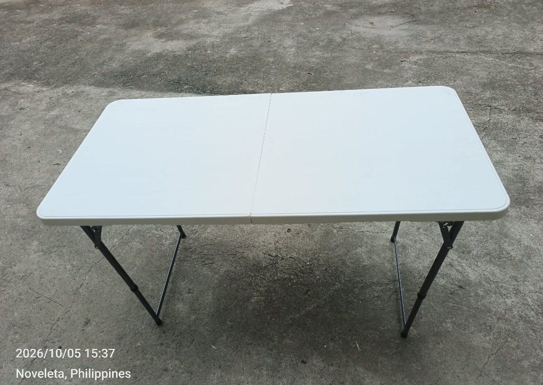 Foldable Table @4ft and 6ft (Category: Tables & Sets) located in Cavite. Submitted by qa_assorted (Listing ID 1466393781, Image 1). Description: ONHAND❗ 💥FOLDING TABLE ✓4ft -P1,550 ✓6ft -P2,000 - Brandnew - Fold in half - Durable - For outdoor and indoor use Dimension: 6ft(W70cm×L180cm×H 74cm) ✓Cash on delivery 🛵Lalamove 📍Noveleta/Imus Cavite For inquiry and reservation kindly DM 📩.