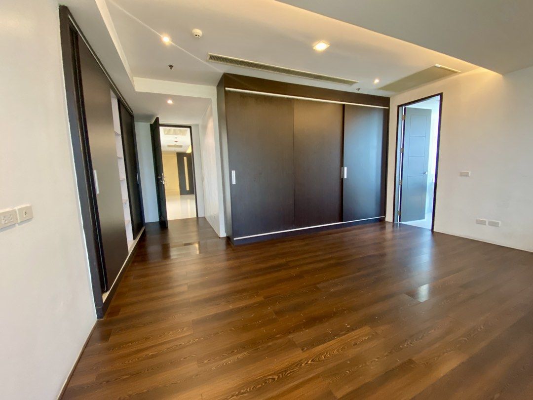 FOR RENT 3-BEDROOM UNIT IN ORTIGAS (Category: Apartments & Condos) located in Quezon City. Submitted by gniktan (Listing ID 1466450982, Image 3). Description: ‼️FOR RENT‼️ Spacious 3-bedroom residential unit in Ortigas. ‼️Only 150k per month inclusive of dues with 3 parking slots.‼️ Unit KEY features: - 292 sqm. 3-bedroom unit - All rooms with balconies - Private elevator landing area - Outdoor utility & staff room w/ toilet & bath - Stock room/P