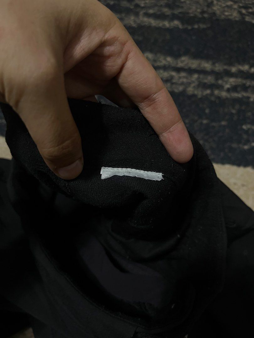 FOR SALE (Category: Activewear) located in Bulacan. Submitted by sef19 (Listing ID 1466451791, Image 2). Description: ARCTERYX - size : medium cutted tags only condition : excellent price : ₱1,580 - mop : gcash / jnt pm 📩📩📩 📍BULACAN.