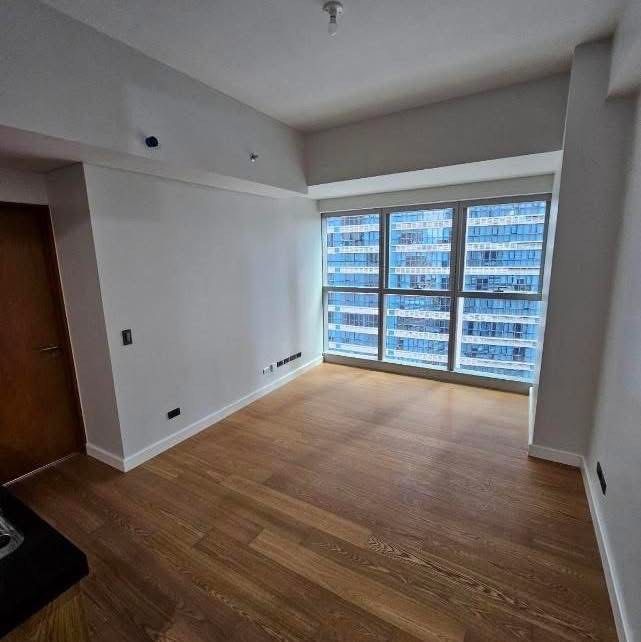 For Sale: Seasons Residence BGC (Category: Apartments & Condos) located in Quezon City. Submitted by truestorm.348446 (Listing ID 1466365872, Image 2). Description: For Sale: Seasons Residence BGC -Natsu tower -18th floor -Corner unit 56.5 sqm 1 bedroom 1 parking slot Selling Price: 21M Jarvik Ongtauco 0917554-6779 #realestateph #realestate #investment #houseandlotforsaleph #philippines #house #preselling #home #realtor #realestatephilippines #co