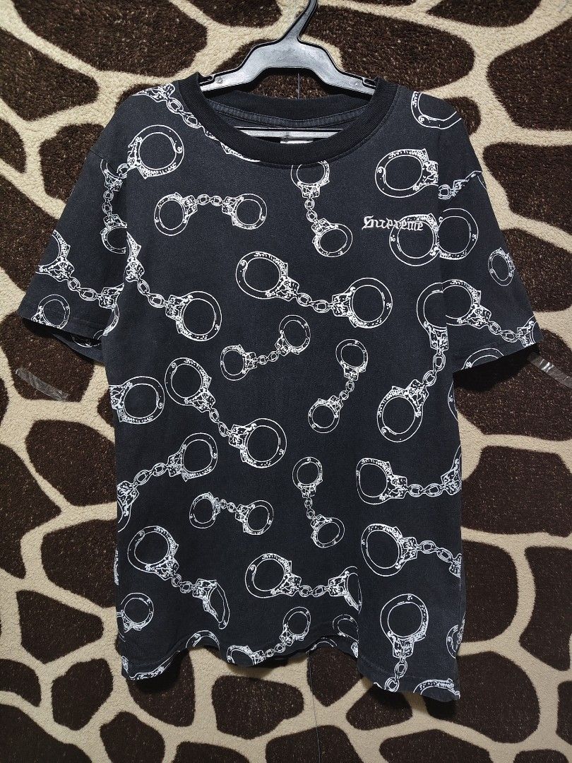 FOR SALE SUPREME AOP (Category: Tshirts & Polo Shirts ) located in Roxas. Submitted by mlvthrift (Listing ID 1466338470, Image 1). Description: 8.9/10 color rate.