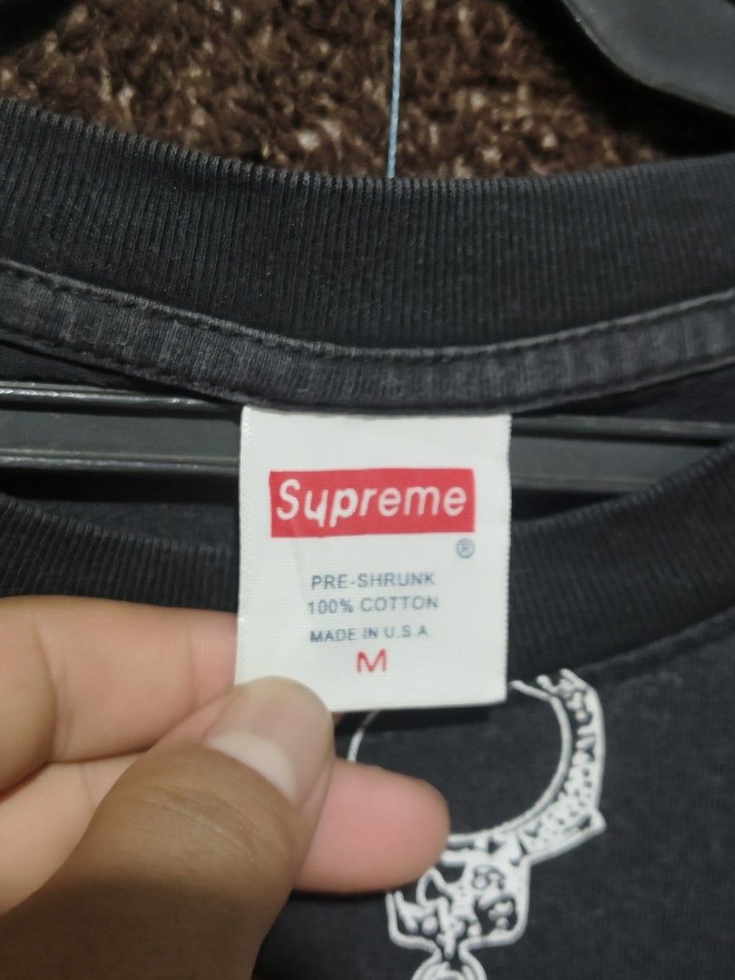 FOR SALE SUPREME AOP (Category: Tshirts & Polo Shirts ) located in Roxas. Submitted by mlvthrift (Listing ID 1466338470, Image 3). Description: 8.9/10 color rate.