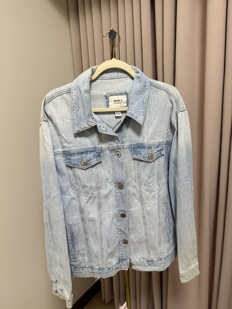 FOREVER21 Light Blue Jacket in Medium (Category: Coats, Jackets and Outerwear) located in Marikina City. Submitted by tashdeclutters. (Listing ID 1466346817, Image 1). Description: ✨FOREVER21 Light Blue Jacket in Medium - P1290 ✨ Condition 3: Good/Lightly Used 🛍️ Purchased in: Philippines ✨ @tashdeclutters ✨ Created to share the things that no longer spark joy with Tash — and hopefully, let them spark joy for someone else. 🤍 📌 SHOP POLICIES • 