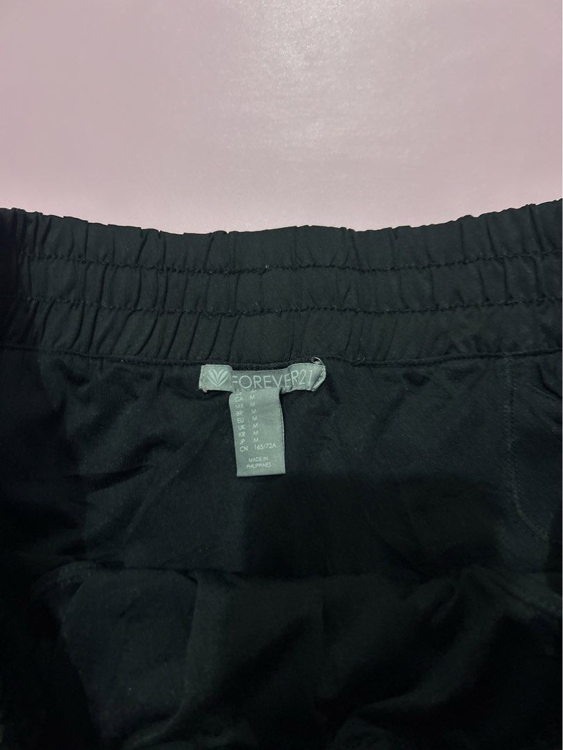 Forever 21 Running short (Category: Activewear) located in Manila. Submitted by chen_clybelles (Listing ID 1466480867, Image 2). Description: .