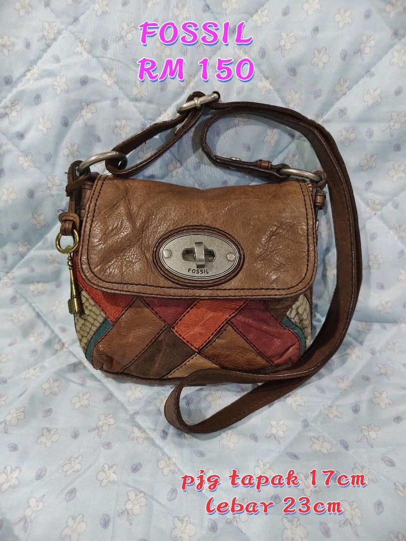 FOSSIL PATCHWORK BAG (Category: Cross-body Bags) located in Sungai Petani. Submitted by luckyshark-ff78f4 (Listing ID 1466509071, Image 1). Description: pjg tapak 17cm lebar beg 23cm.