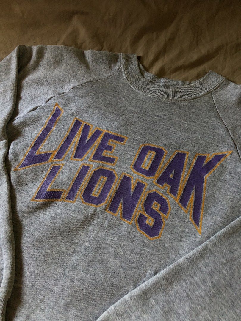 FOTL Crewneck Sweater (Category: Coats, Jackets and Outerwear) located in Muntinlupa City. Submitted by josh_fitsnfinds (Listing ID 1466407472, Image 3). Description: good condition, no issues..