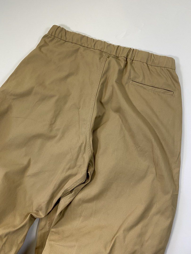 Freak Store Outdoor Japan (Category: Chinos) located in Bago City. Submitted by johnpaul_gidlayan (Listing ID 1466412756, Image 3). Description: Freak Store Outdoor Item Details Size: 30-35 Lenght: 41 Leg Opening: 8 Rise: 12.5 Condition: Excellent condition (needwash) Color Rate: 9.5/10 Flaws: None (Item color vary due to lighting) — Price: 1100+sf.