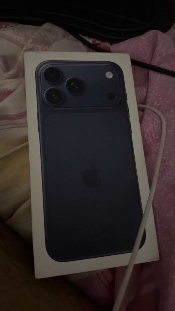 FS Iphone 17 Pro Max (Category: iPhone 17 Series) located in Manila. Submitted by eosezel (Listing ID 1466391553, Image 1). Description: No scratches No dents Just dust Bought in July 2026 Deep Blue RFS Upgrade in iP18.