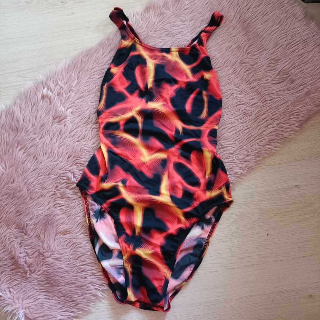 Fuego One Piece Swimsuit (Category: Bikinis & Swimsuits) located in Bacoor. Submitted by Miss_Chuch0521 (Listing ID 1466386168, Image 1). Description: Brand: No Brand Size: Can fit XS-S Condition: Like new never used RFS: Declutter MOP: Gcash / Bank Transfer MOD: Lalamove / J&t, no meetups or pickups Loc: Bacoor, Cavite.
