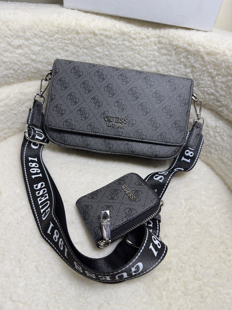 Gü3s$ 2in1 Bag Vietnam Made (Category: Cross-body Bags) located in Binmaley. Submitted by amayscollections (Listing ID 1466483183, Image 1). Description: Onsale Orig Vietnam made Gü3s$ 2in1 in hologram lining for only ₱799 payment first add 70 for cash on delivery.