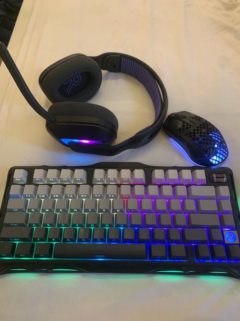 Gaming Peripherals Bundle – ₱7,500 (last price rush) (Category: Computer Parts) located in Caloocan City. Submitted by mifanguy (Listing ID 1466372204, Image 1). Description: For sale my premium gaming setup bundle — all in excellent, almost brand-new condition. No boxes, but complete accessories and everything is fully functional. 🎧 Logitech G522 LIGHTSPEED Wireless Gaming Headset 🖱️ SteelSeries Aerox 3 Wireless Gaming Mouse ⌨️ GravaStar GSK1 
