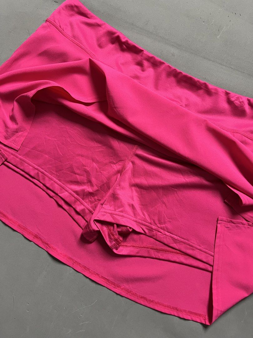 GAPFIT TENNIS SKORT (Category: Activewear) located in Quezon City. Submitted by kentstuff (Listing ID 1466439333, Image 3). Description: GAPFIT TENNIS SKORT Size XL On Tag Waist: 40-52 Length: 15 Condition: Excellent CR: 9/10 Issue: ❌ DISCLAIMER: This is a thrifted item. All brands, logos, and trademarks belong to their rightful owners. We’re here to rehome great pieces — no brand affiliation intended.