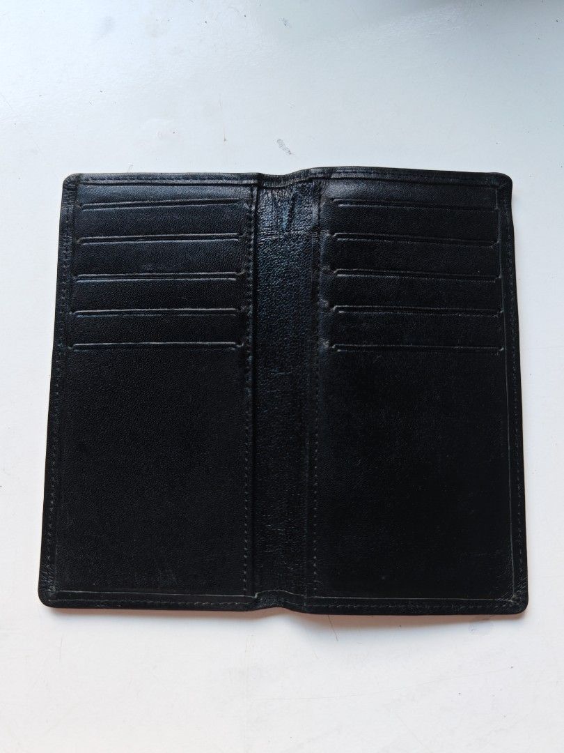 Genuine Leather Japan Medium Wallet (Category: Wallets & Card Holders) located in Cavite. Submitted by zekesfinds (Listing ID 1466439275, Image 2). Description: .